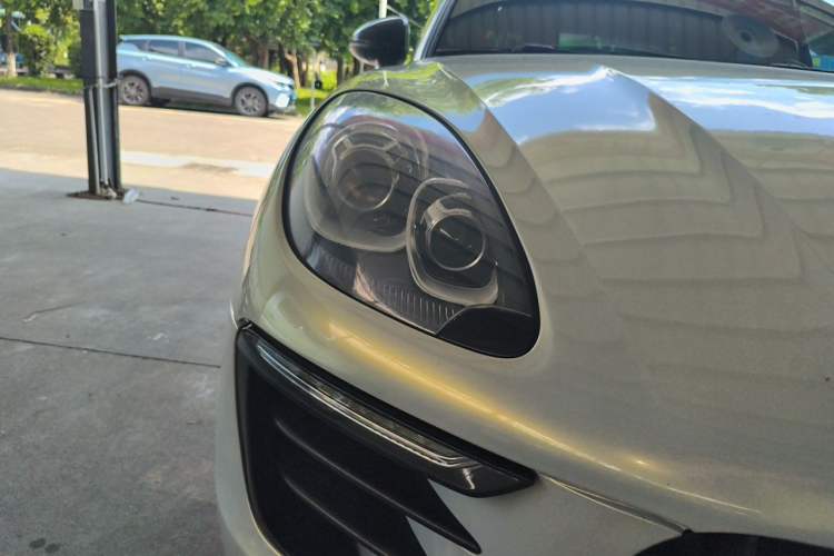 Used Porsche Macan 2017 Macan 2.0T Right Front Headlight