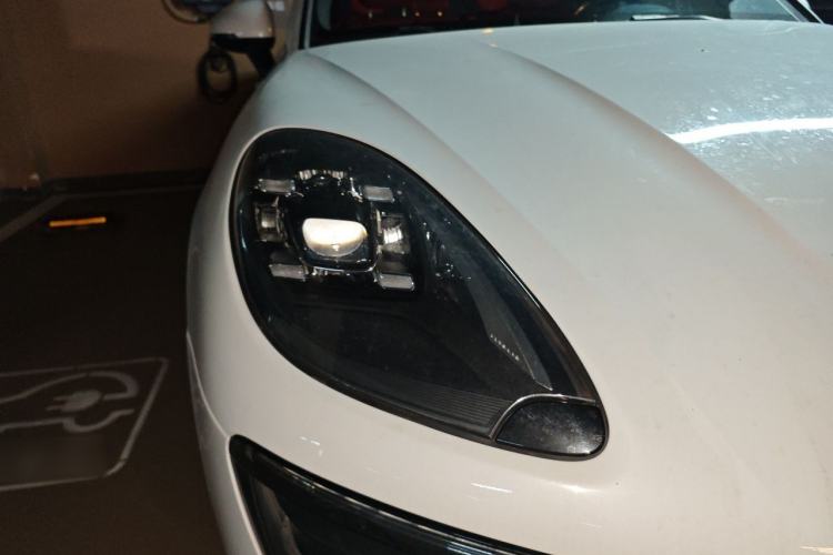 Used Porsche Macan 2017 Macan 2.0T Right Front Headlight