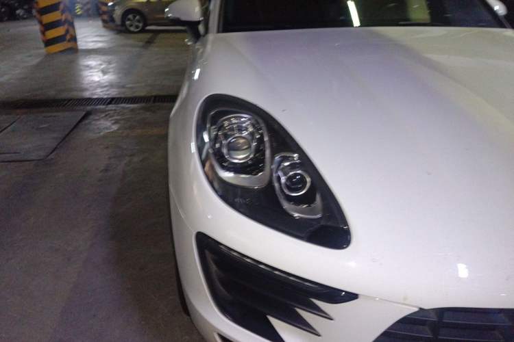Used Porsche Macan 2017 Macan 2.0T Right Front Headlight