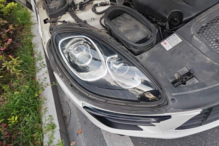 Used Porsche Macan 2017 Macan 2.0T Right Front Headlight