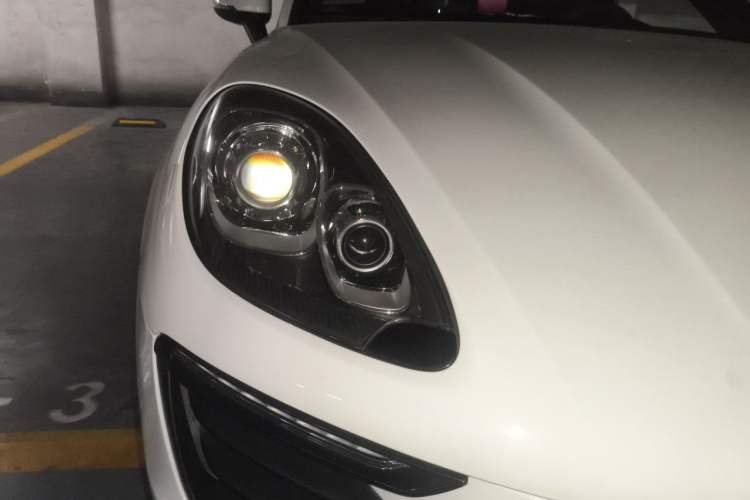 Used Porsche Macan 2017 Macan 2.0T Right Front Headlight