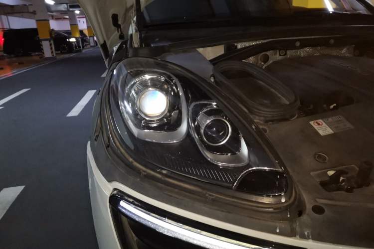 Used Porsche Macan 2017 Macan 2.0T Right Front Headlight