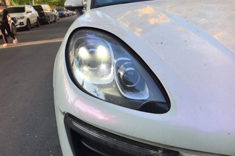 Used Porsche Macan 2017 Macan 2.0T Right Front Headlight