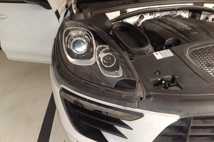 Used Porsche Macan 2017 Macan 2.0T Right Front Headlight