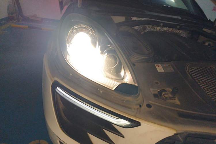 Used Porsche Macan 2017 Macan 2.0T Right Front Headlight