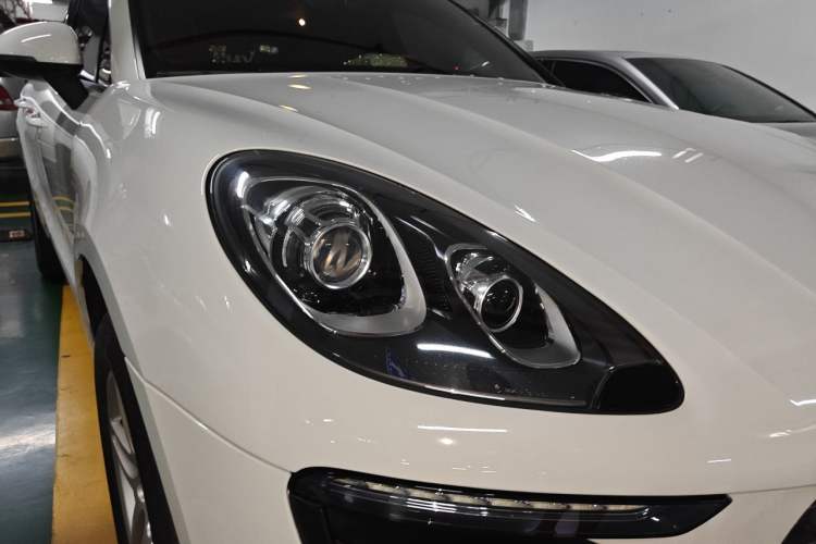 Used Porsche Macan 2017 Macan 2.0T Right Front Headlight