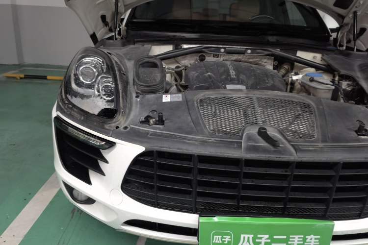 Used Porsche Macan 2017 Macan 2.0T Right Front Headlight