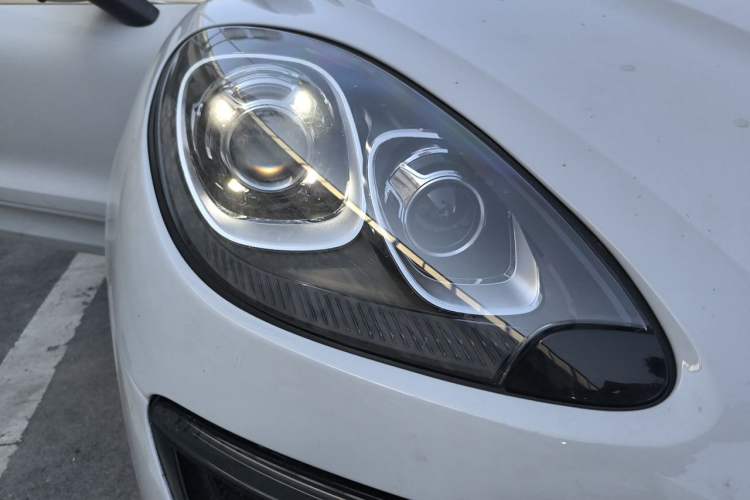 Used Porsche Macan 2017 Macan 2.0T Right Front Headlight