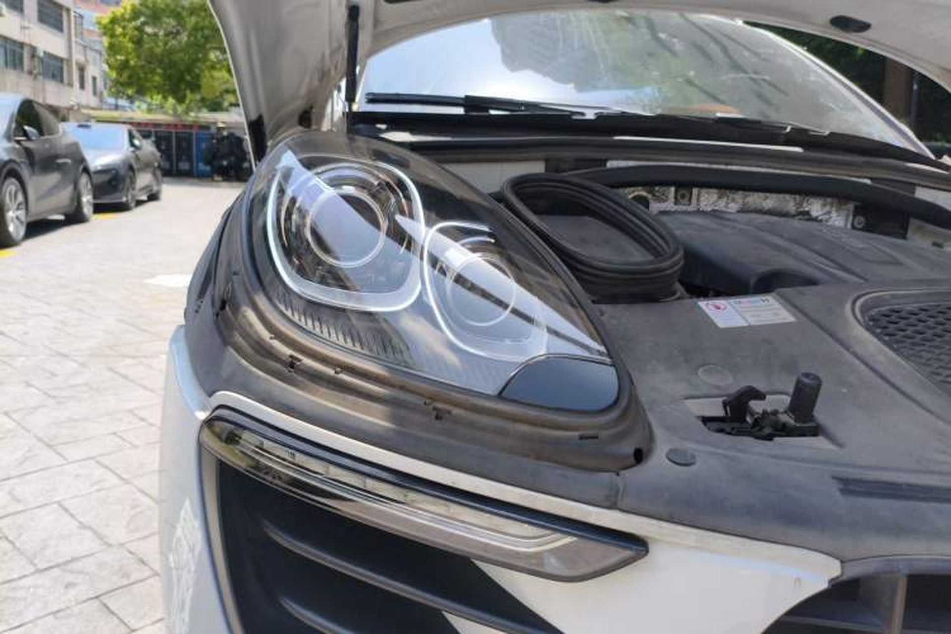 Used Porsche Macan 2017 Macan 2.0T Right Front Headlight