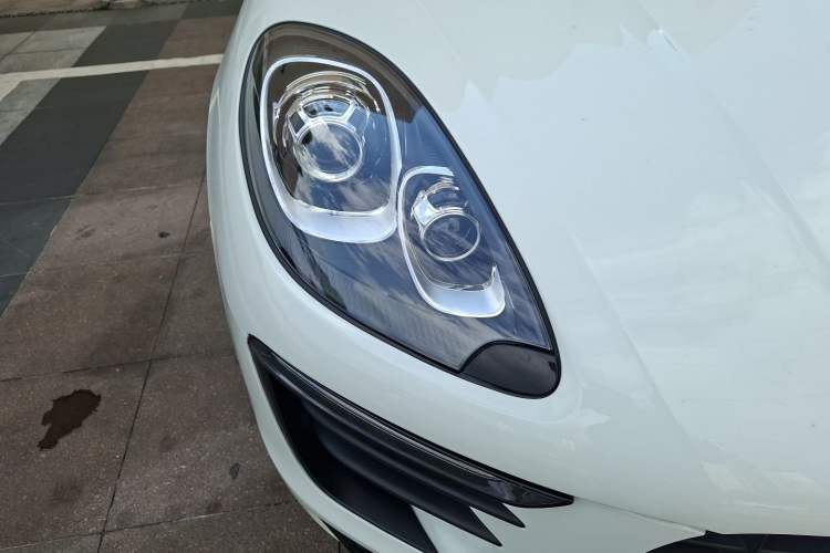 Used Porsche Macan 2017 Macan 2.0T Right Front Headlight