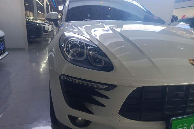 Used Porsche Macan 2017 Macan 2.0T Right Front Headlight
