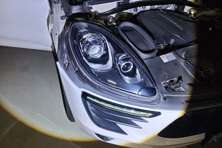 Used Porsche Macan 2017 Macan 2.0T Right Front Headlight