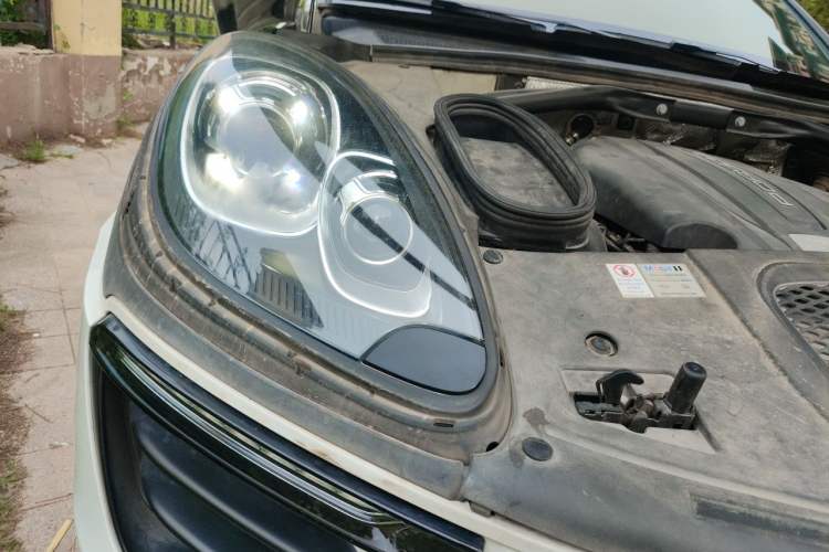 Used Porsche Macan 2017 Macan 2.0T Right Front Headlight