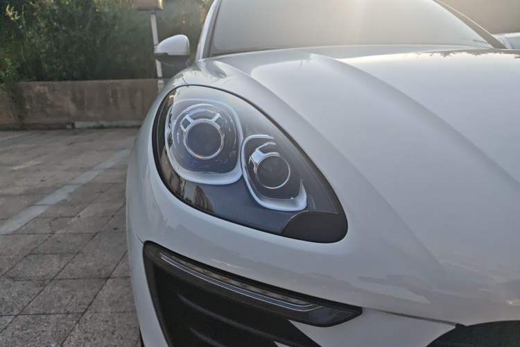 Used Porsche Macan 2017 Macan 2.0T Right Front Headlight