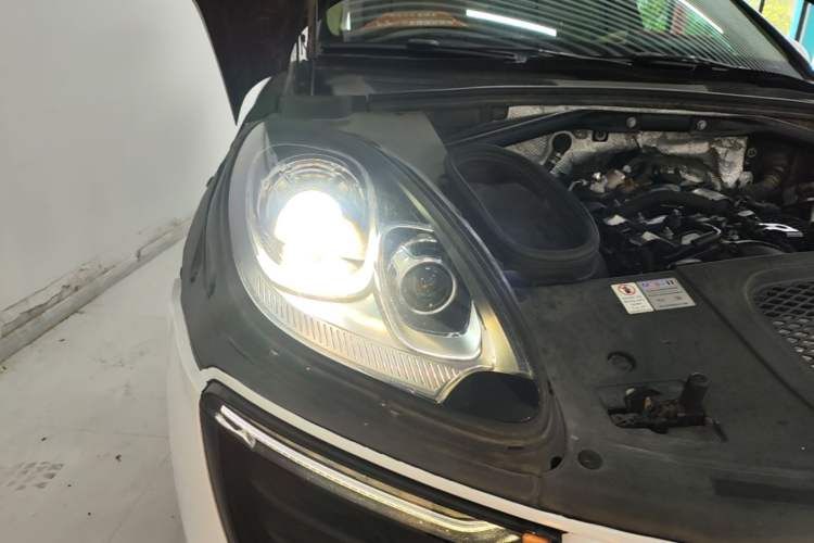 Used Porsche Macan 2017 Macan 2.0T Right Front Headlight