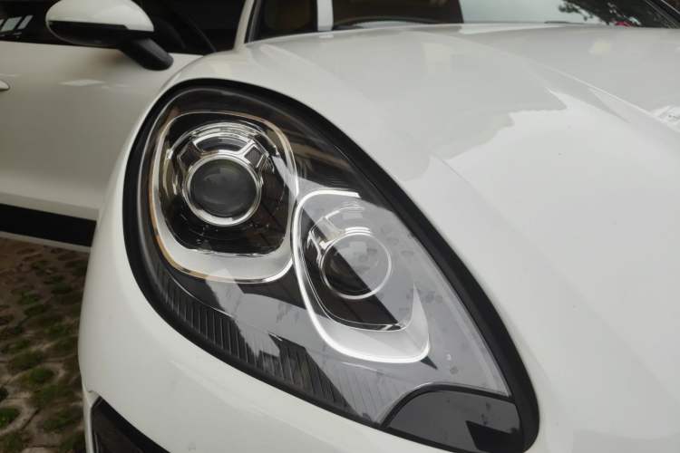 Used Porsche Macan 2017 Macan 2.0T Right Front Headlight