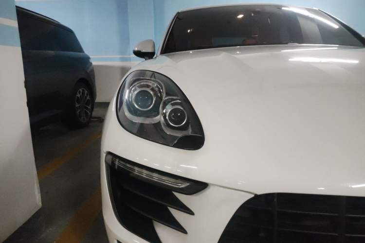 Used Porsche Macan 2017 Macan 2.0T Right Front Headlight