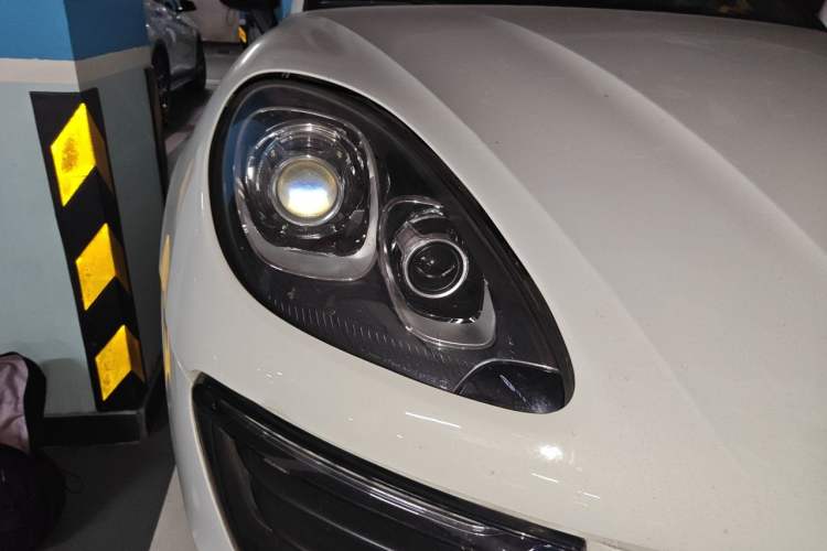 Used Porsche Macan 2017 Macan 2.0T Right Front Headlight