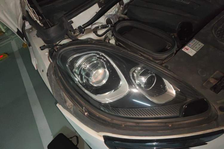 Used Porsche Macan 2017 Macan 2.0T Right Front Headlight
