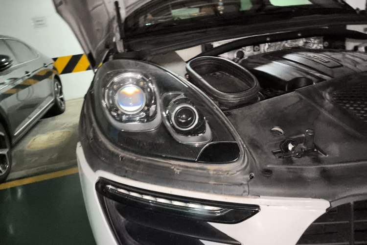 Used Porsche Macan 2017 Macan 2.0T Right Front Headlight