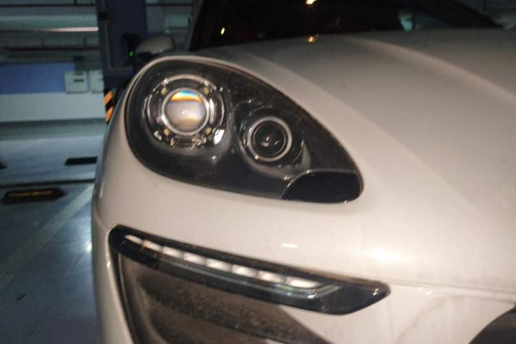 Used Porsche Macan 2017 Macan 2.0T Right Front Headlight