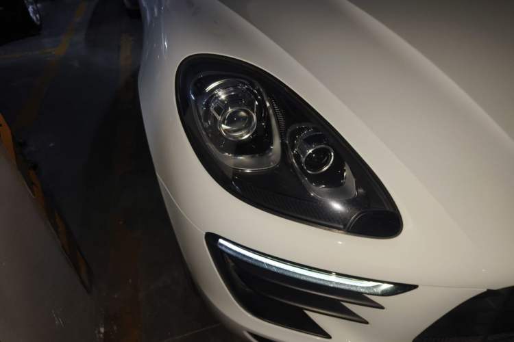 Used Porsche Macan 2017 Macan 2.0T Right Front Headlight
