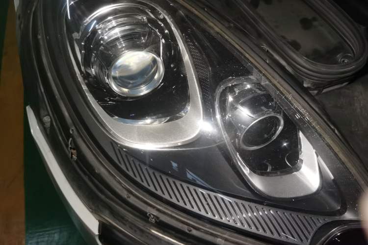 Used Porsche Macan 2017 Macan 2.0T Right Front Headlight