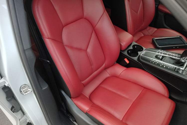 Used Porsche Macan 2017 Macan 2.0T Right Front Seat