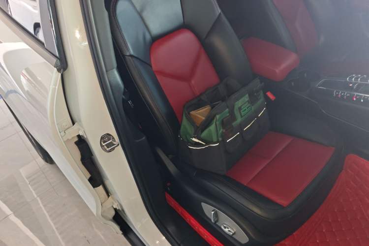 Used Porsche Macan 2017 Macan 2.0T Right Front Seat
