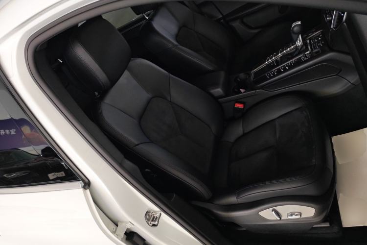 Used Porsche Macan 2017 Macan 2.0T Right Front Seat