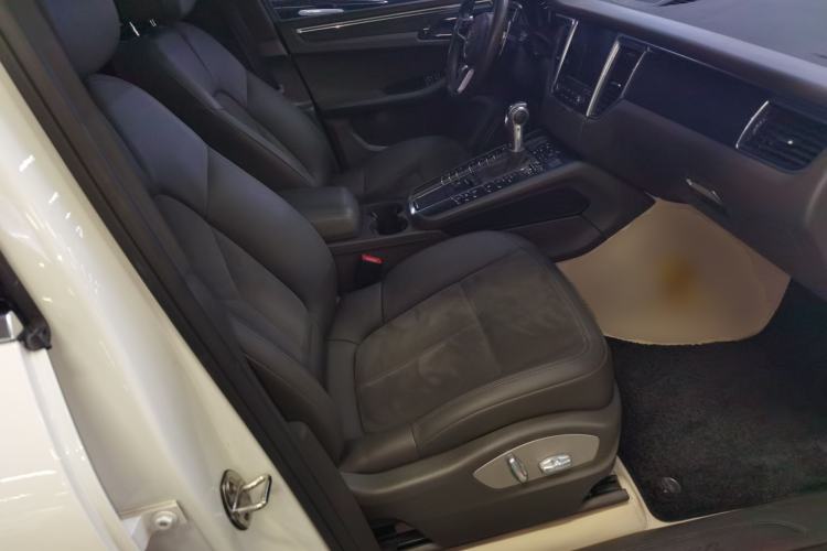 Used Porsche Macan 2017 Macan 2.0T Right Front Seat