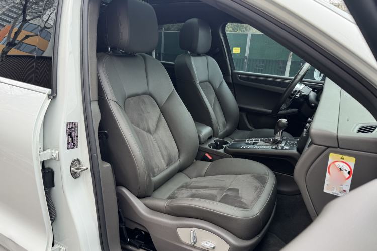 Used Porsche Macan 2017 Macan 2.0T Right Front Seat
