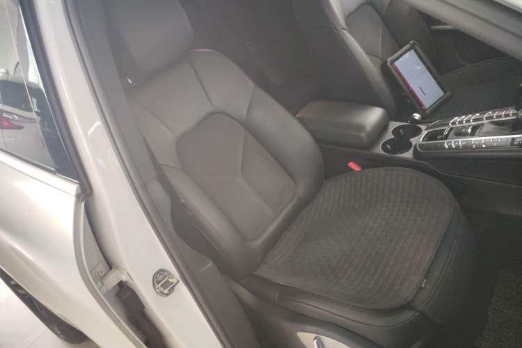 Used Porsche Macan 2017 Macan S 3.0T Right Front Seat