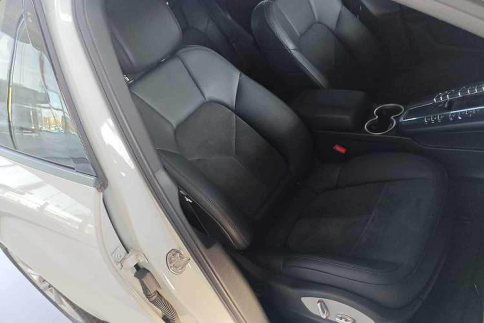 Used Porsche Macan 2017 Macan 2.0T Right Front Seat