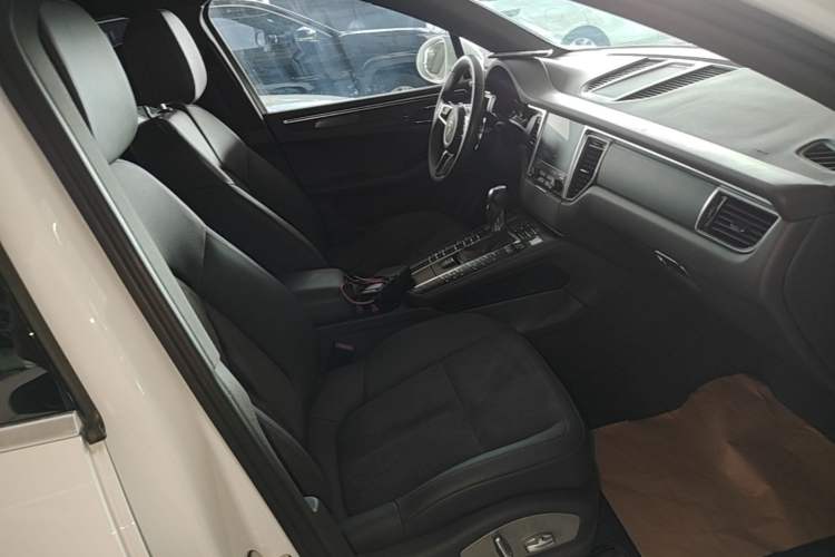 Used Porsche Macan 2017 Macan 2.0T Right Front Seat