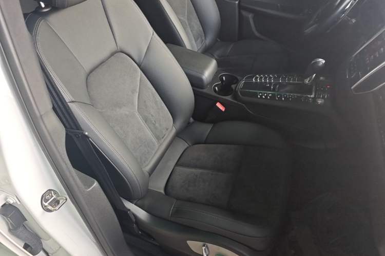 Used Porsche Macan 2017 Macan S 3.0T Right Front Seat