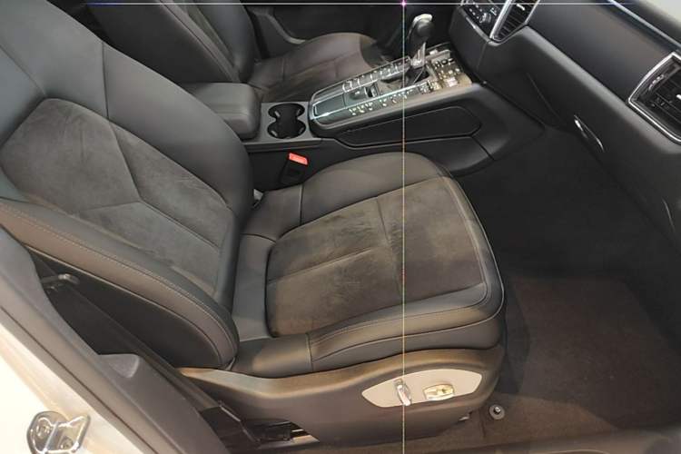 Used Porsche Macan 2017 Macan 2.0T Right Front Seat