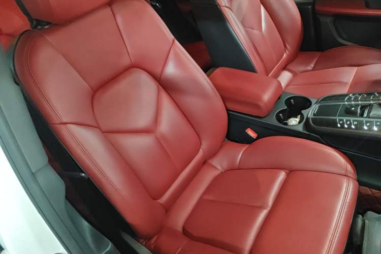 Used Porsche Macan 2017 Macan 2.0T Right Front Seat