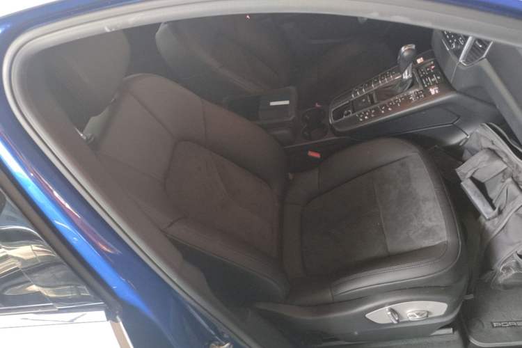 Used Porsche Macan 2017 Macan 2.0T Right Front Seat