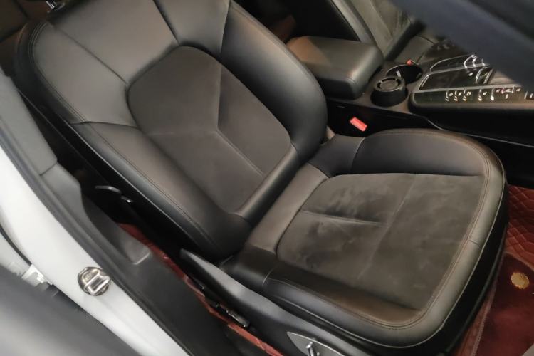 Used Porsche Macan 2017 Macan 2.0T Right Front Seat