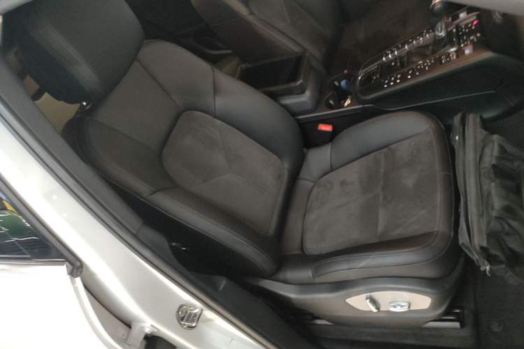 Used Porsche Macan 2017 Macan 2.0T Right Front Seat