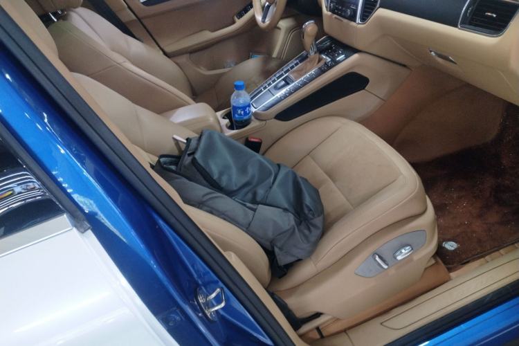 Used Porsche Macan 2017 Macan 2.0T Right Front Seat