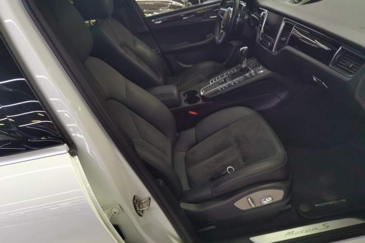 Used Porsche Macan 2017 Macan S 3.0T Right Front Seat