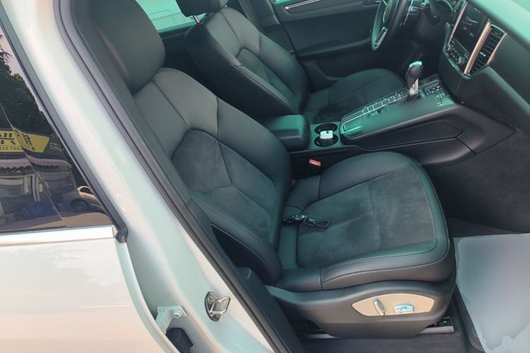 Used Porsche Macan 2017 Macan 2.0T Right Front Seat