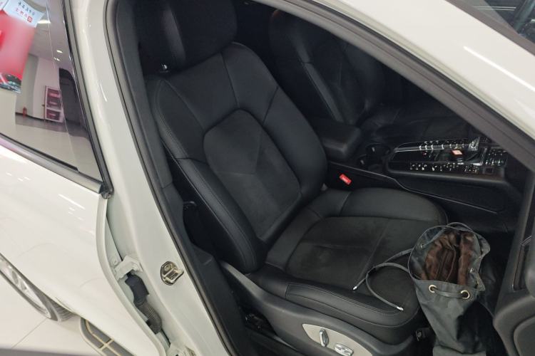 Used Porsche Macan 2017 Macan 2.0T Right Front Seat
