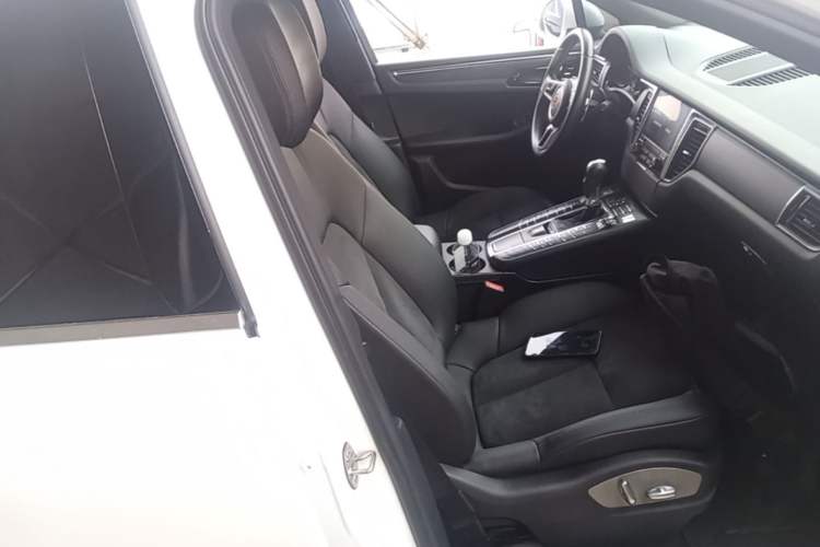 Used Porsche Macan 2017 Macan 2.0T Right Front Seat