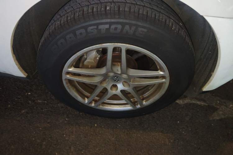 Used Porsche Macan 2017 Macan 2.0T Right Front Wheel Hub