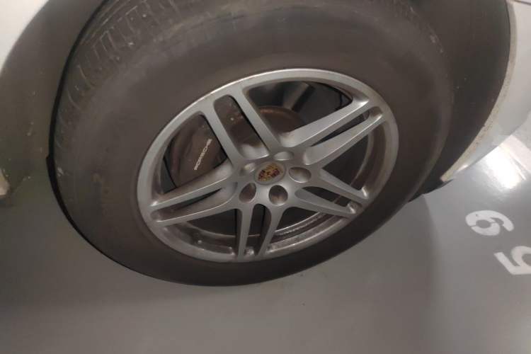 Used Porsche Macan 2017 Macan 2.0T Right Front Wheel Hub
