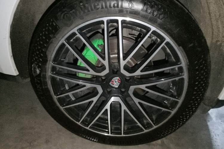 Used Porsche Macan 2017 Macan 2.0T Right Front Wheel Hub