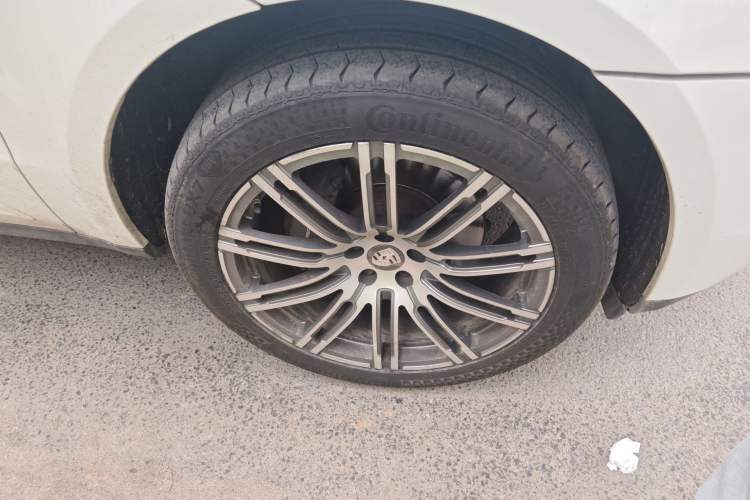 Used Porsche Macan 2017 Macan 2.0T Right Front Wheel Hub